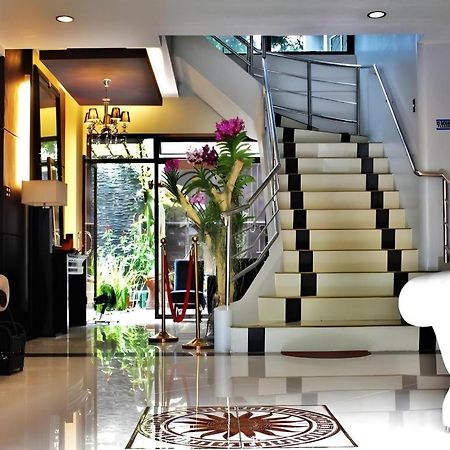 Peridot Suites Davao Exterior photo