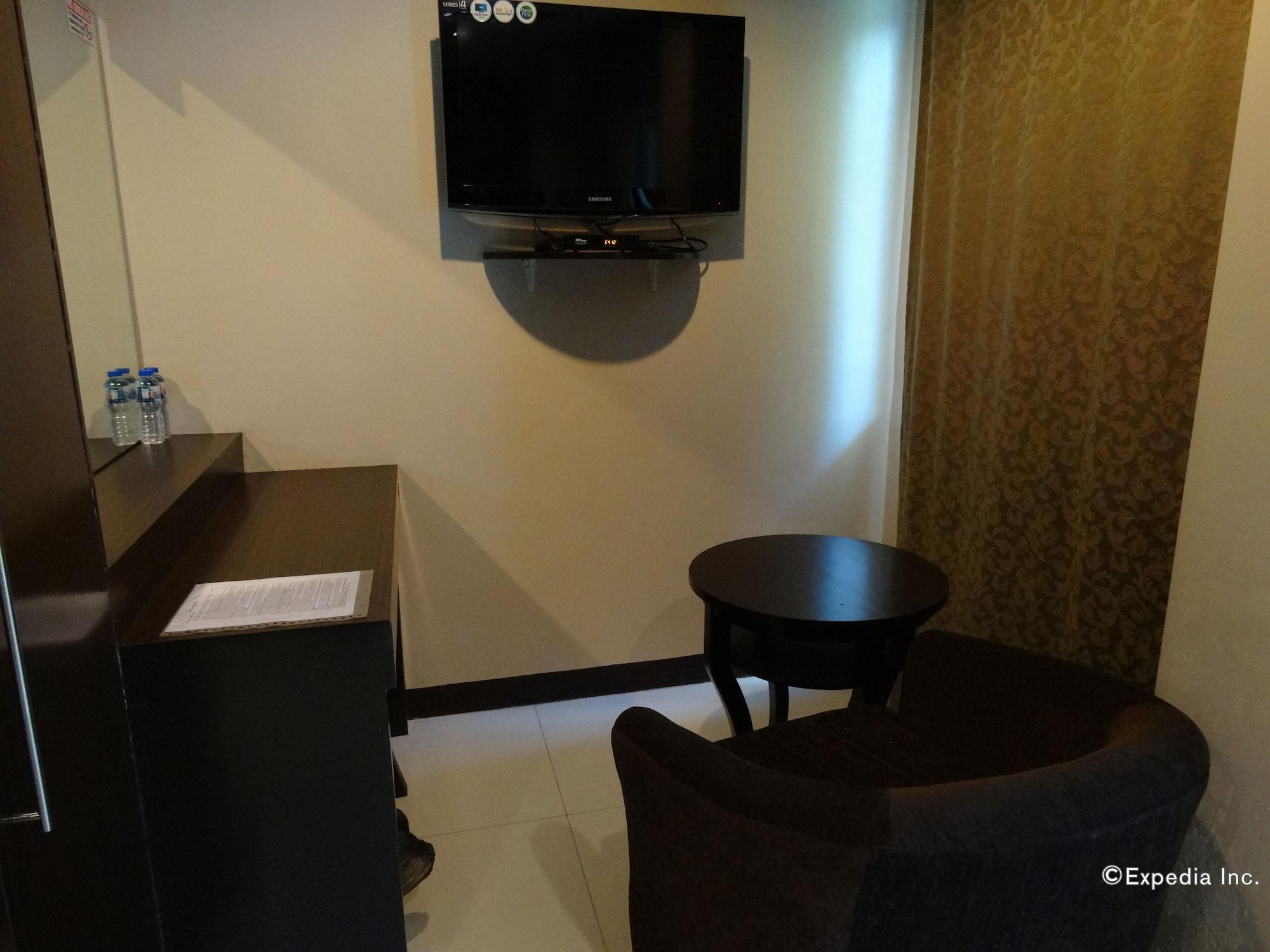 Peridot Suites Davao Exterior photo