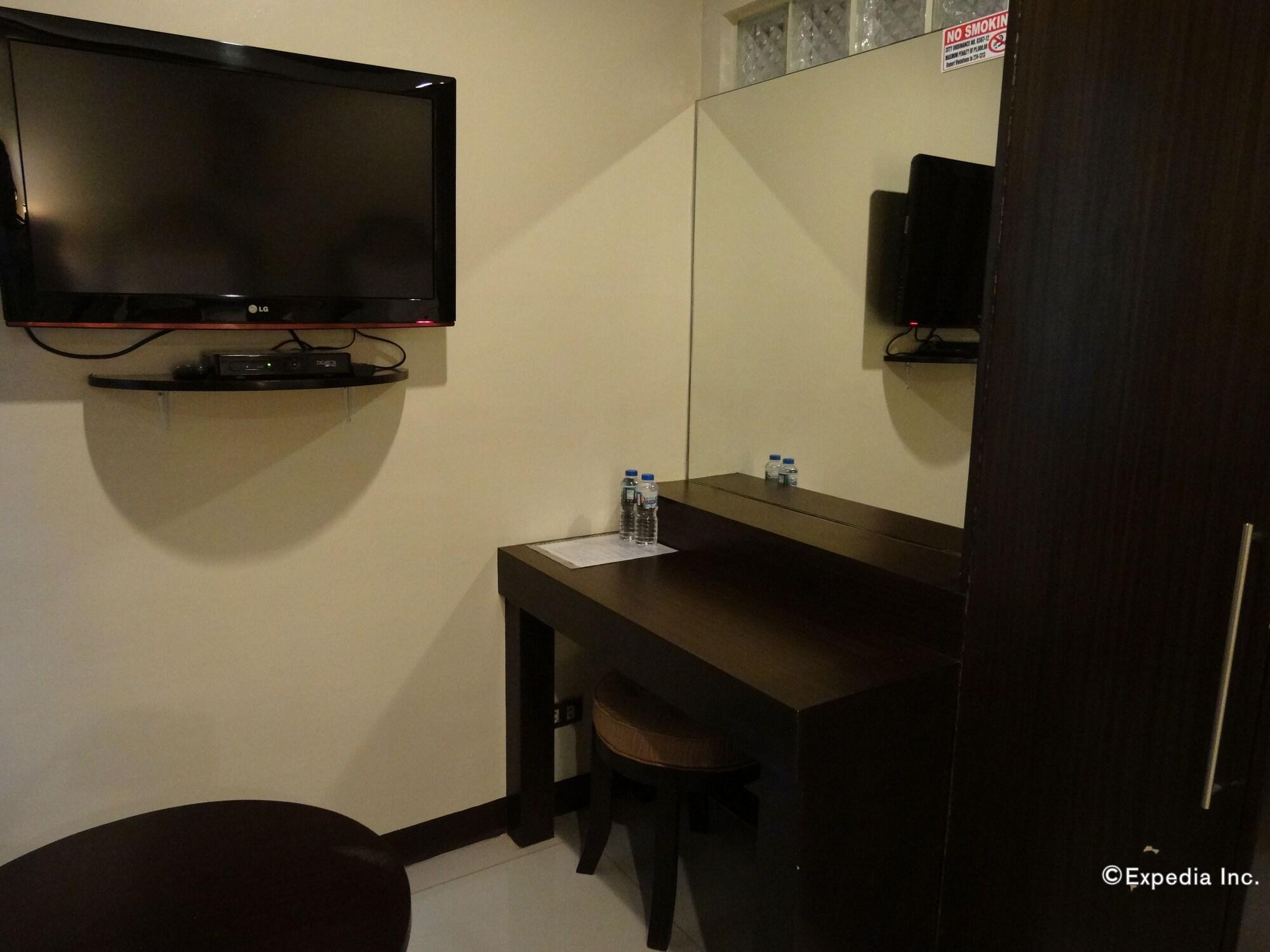 Peridot Suites Davao Exterior photo