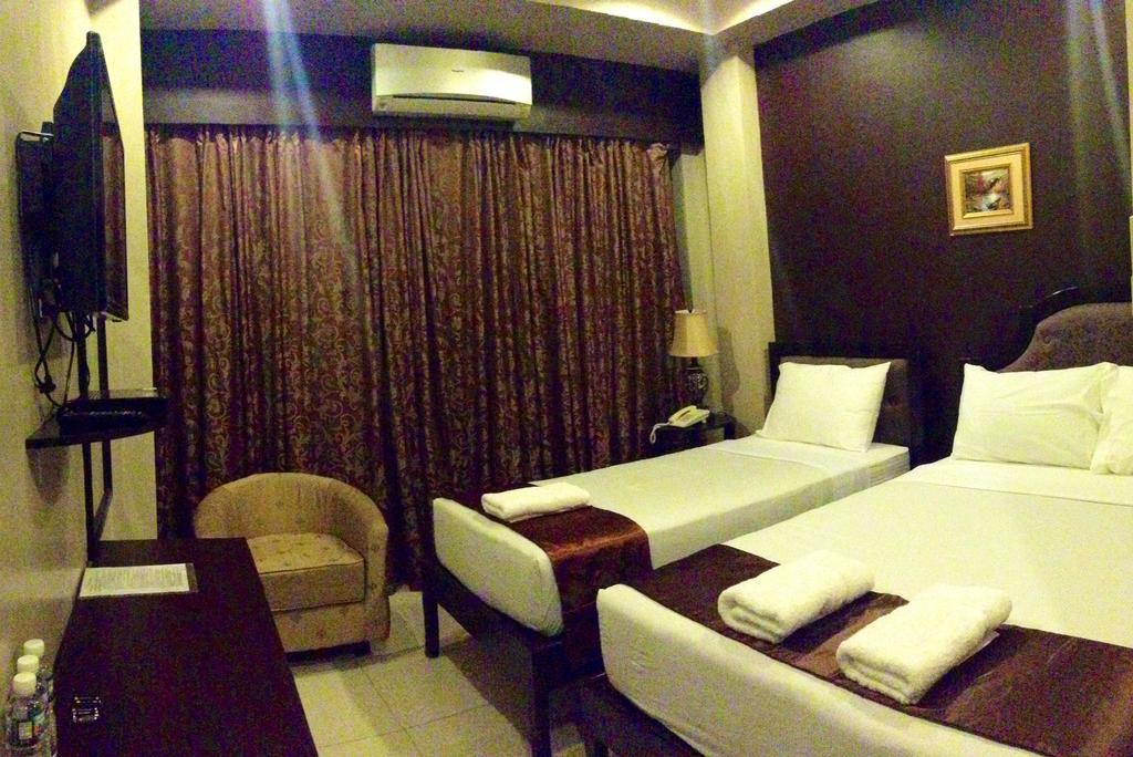 Peridot Suites Davao Exterior photo