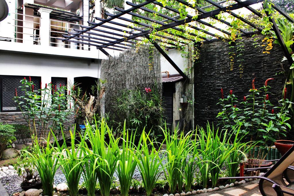 Peridot Suites Davao Exterior photo