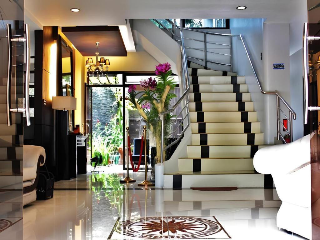 Peridot Suites Davao Exterior photo