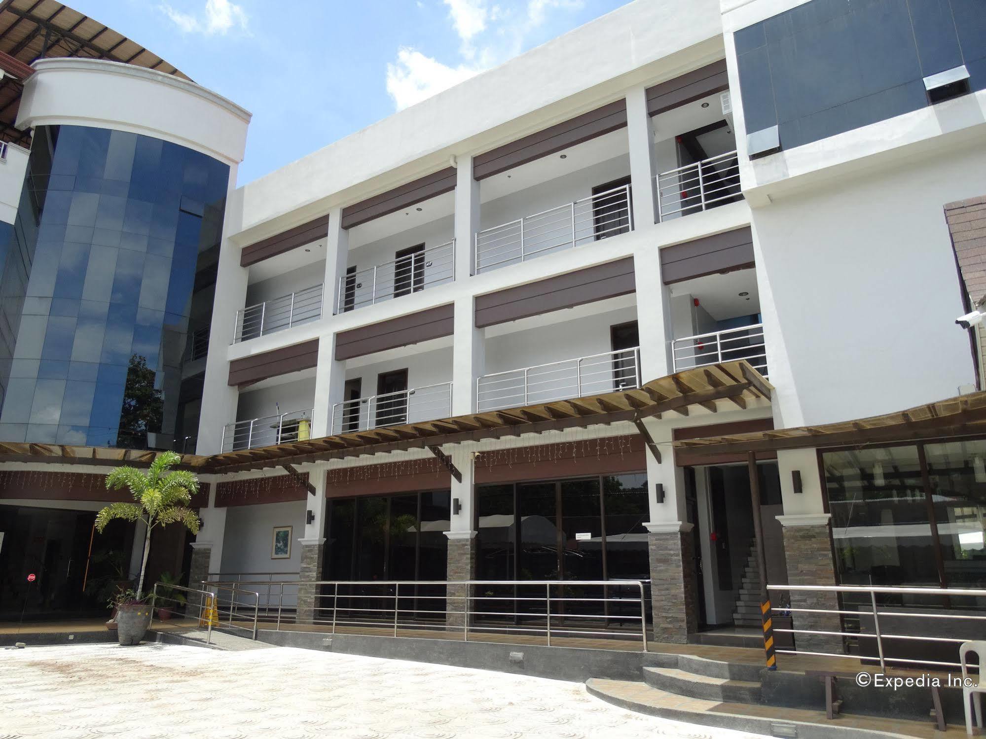 Peridot Suites Davao Exterior photo