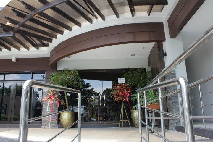 Peridot Suites Davao Exterior photo
